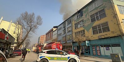 Mahmudiye Mahallesi’nde Mobilya İmalathanesinde Yangın