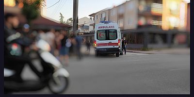 Manevra işe yaramadı motosiklet sürücüsü ile yaya yaralandı