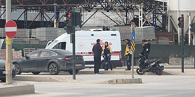 Metal Sanayi Kavşağı’nda Otomobil ile Motosiklet Çarpıştı: 2 Yaralı