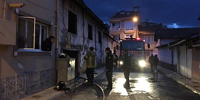 Metruk binada çıkan yangın söndürüldü