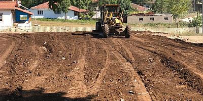 MEZİT MAHALLESİ FUTBOL SAHASINA KAVUŞUYOR