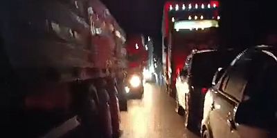 Mezitler’de Tır Kazası Nedeli ile Yol Kapandı