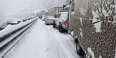 Mezitlerde trafik durdu 