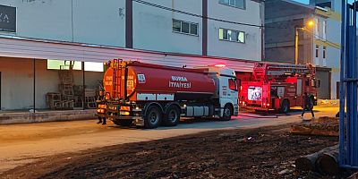 Mobilya Fabrikasındaki Asansör Yangını Kısa Sürede Söndürüldü