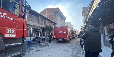 Mobilya imalathanesinde yangın