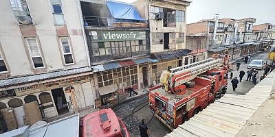 Mobilya sanayi bölgesinde yangın: İki iş yeri zarar gördü