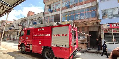 Mobilya sanayisinde korkutan yangın