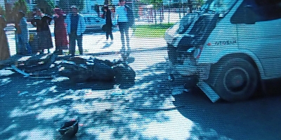 Motosiklet ile kamyonetin karıştığı kazada 2 kişi yaralandı