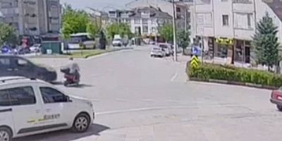 Motosikletli muhtarın karıştığı kaza kamerada