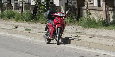 Motosiklette Eteği Tekerleğe Dolanan Kadın Yaralandı