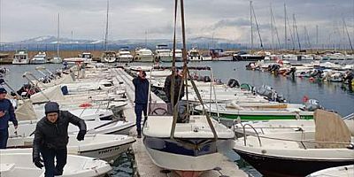 Mudanya'da bazı tekneler battı