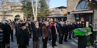 Normal sebeplerle hayatını kaybeden kişilerin cenaze namazları cami avlularında kılınabilecek