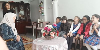 ÖĞRENCİLER ÇINARLARIN İZİNDE