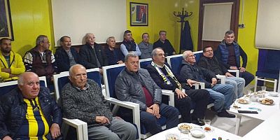 ÖĞRETMENLERLE BİRLİKTE MAÇ İZLEDİLER