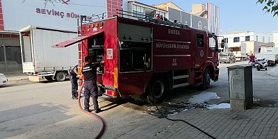 Okul Önündeki Saksıda Çıkan Yangın Paniğe Neden Oldu