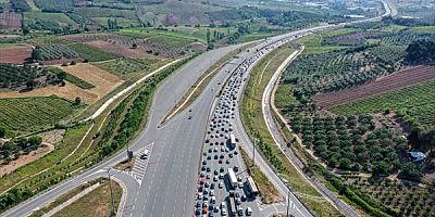 Osmangazi Köprüsü ve İstanbul-İzmir Otoyolu'nda bayram tatili yoğunluğu sürüyor