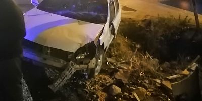 Otomobil  direğe çarptı: 1 yaralı