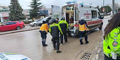 Otomobil ile Motosiklet Çarpıştı: 1 Yaralı