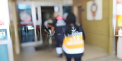 OTOMOBİL İLE MOTOSİKLET ÇARPIŞTI: 2 YARALI