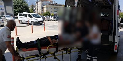 OTOMOBİL MOTOSİKLETE ÇARPTI