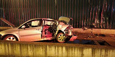 Bıçaklı kavga sonrası olay yerinden kaçan şüpheliler kaza yaptı: 1 Kişi Hayatını Kaybetti 1 Kişi Yaralı