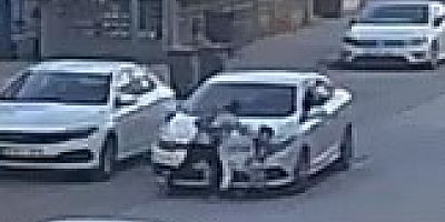 otomobilin çarptığı anne ve oğlu yaralandı