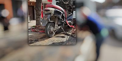 Otomobilin çarptığı şarjlı motosiklet sürücüsü yaralandı