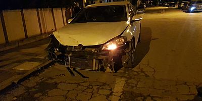 Otomobillerin karıştığı kazada 1 çocuk yaralandı