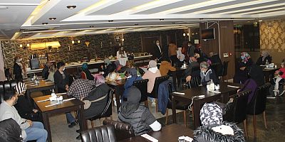 Özel öğrenciler veliler ve velileri kahvaltıda ağırlandı