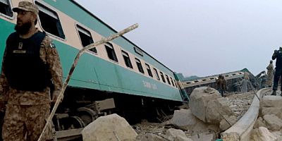 Pakistan'da tren kazası: 30 ölü, 50 yaralı