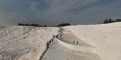 Pamukkale'yi ara tatilde 35 bin kişi gezdi