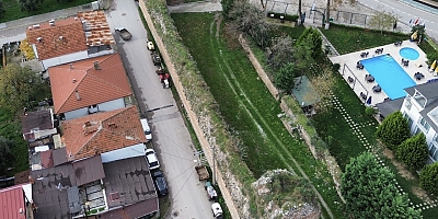 Papa ziyaret etti, sit alanındaki arsalar değerlendi