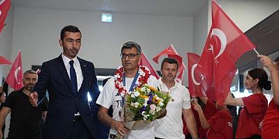 Paris 2024'te gümüş madalya kazanan milli atıcı Yusuf Dikeç, yurda döndü