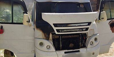 Park halindeki araç alev aldı 