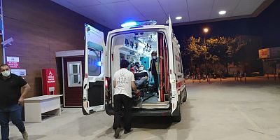 Park halindeki araca çarpan otomobil sürücüsü yaralandı