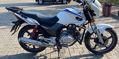 Park halindeki motosiklet çalındı 