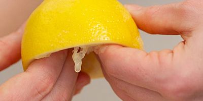 Parmaklarınızı 10 dakika boyunca limonun içinde bekletirseniz...