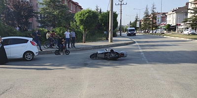 POLİKİNLİKLER KAVŞAĞINDA KAZA 1 KİŞİ YARALI