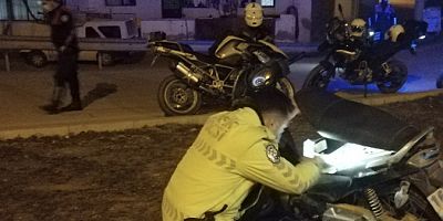 Polisin ‘Dur’ ihtarına uymayan motosiklet sürücüsü, kazada yaralandı