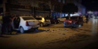 Polisin 'Dur' ihtarına uymayan otomobilin çarptığı araçtaki bir kişi yaralandı