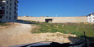 POLİSLERİ GÖRÜNCE KAÇTILAR