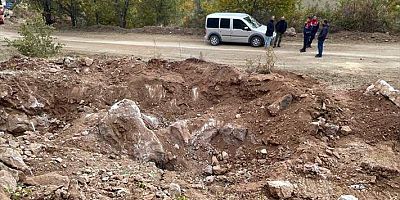 Sakarya'da jandarma iş makinesiyle define arayan 4 kişiyi suçüstü yakaladı