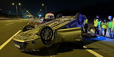 Sakarya’da Önündeki otomobile arkadan çarpan araç takla attı: 2'si çocuk 5 yaralı