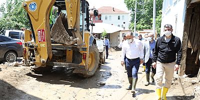 SEL GİTTİ GERİYE ENKAZI ALDI