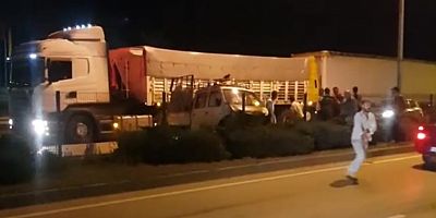 SEYİR HALİNDEKİ KAMYONETE ÇARPTI