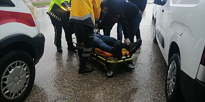 Seyir halindeki sürücü sinir krizi geçirerek bayıldı