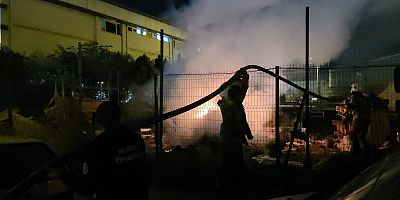 Sinanbey Mahallesi’nde depolama alanında yangın paniği