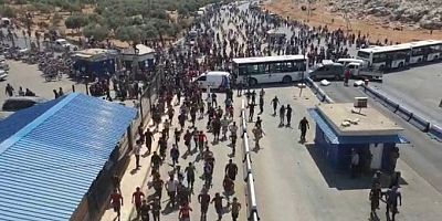 Sınır hattı karıştı! Suriyeliler kapıları zorluyor...