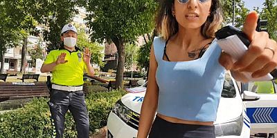 Sokağa çıkma yasağını ihlal etti, gazetecilere saldırdı