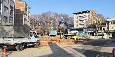 Sürekli kazılan bölge asfalt atıldıktan sonra yeniden kazılmaya başlandı